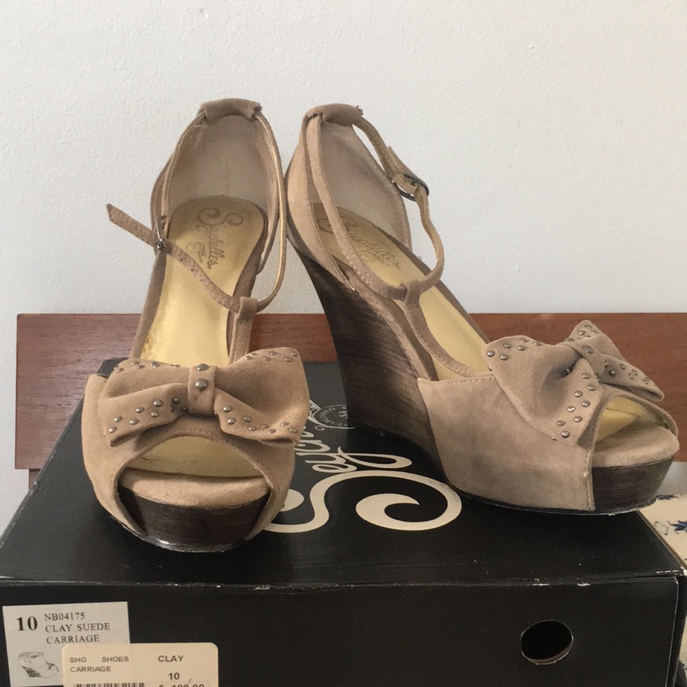Seychelles wedges